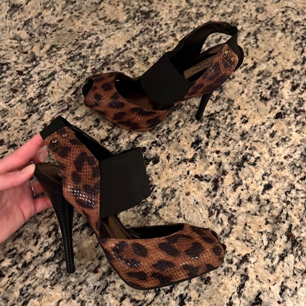 Vera Wang Heels